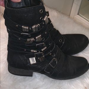 Steve Madden* leather boots!!